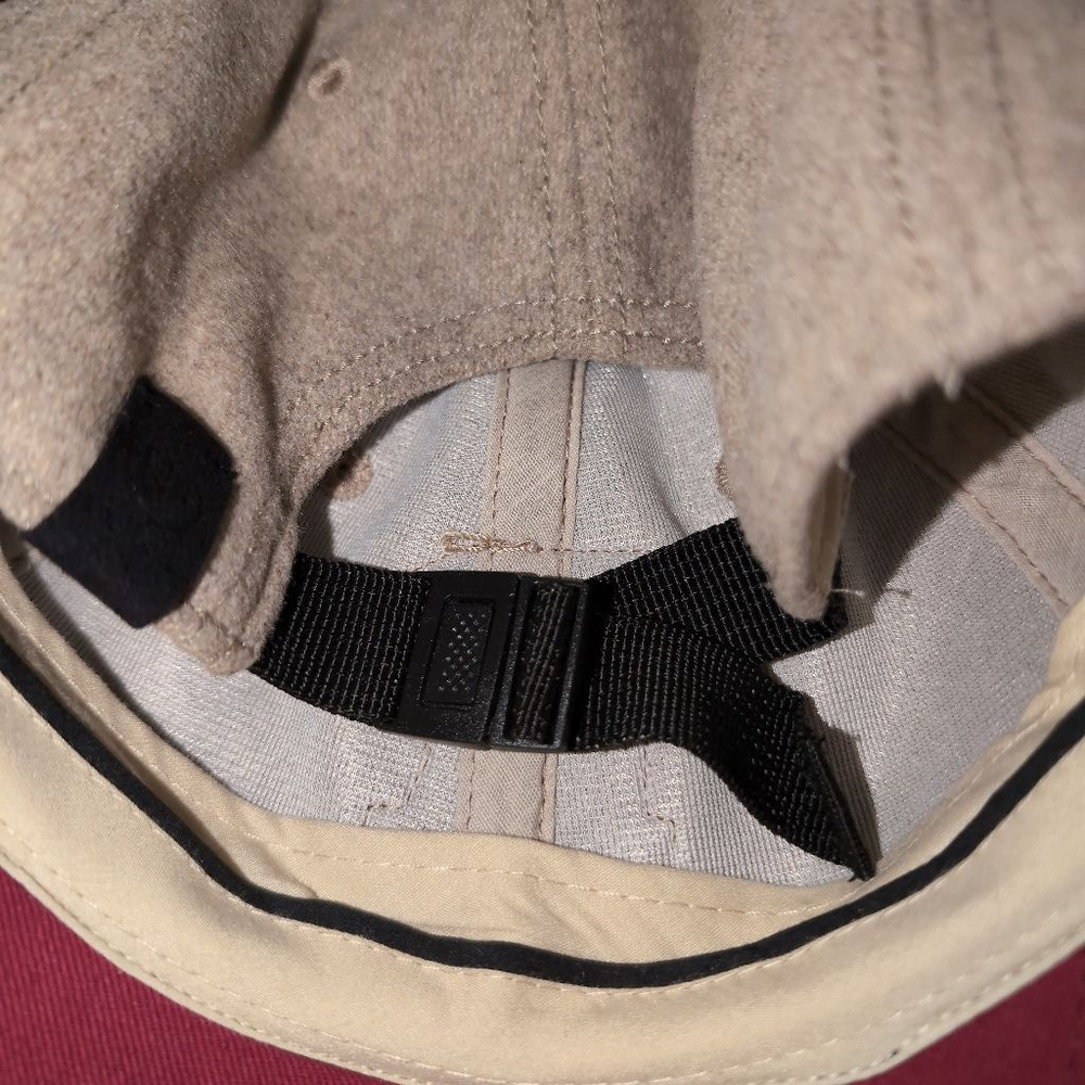 Wool Hat Letter 'R', Adjustable - Picture 3 of 3